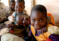 Niños sonrientes en Malawi (UNICEF)